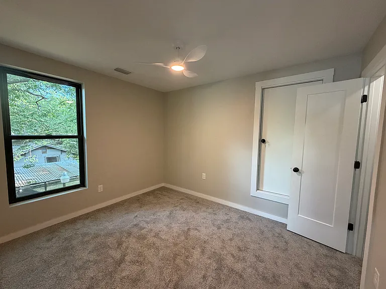 957 Woods Ave — Photo 15