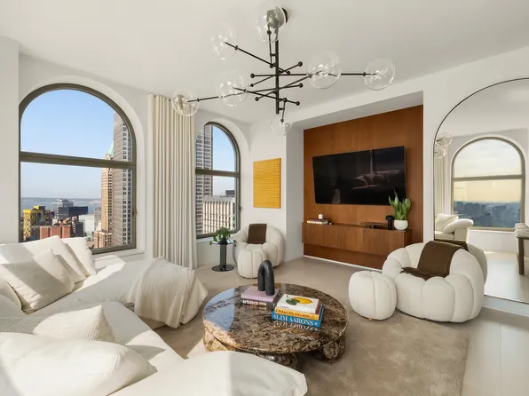 130 William Street 55C image 3 of 10