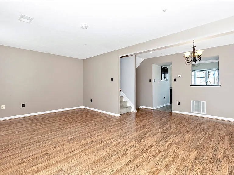 5621 Queen Anne Ct — Photo 5