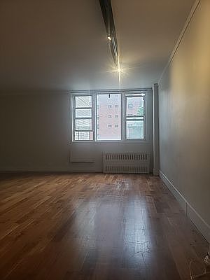 2nd image of 200 E 30th St APT 6A