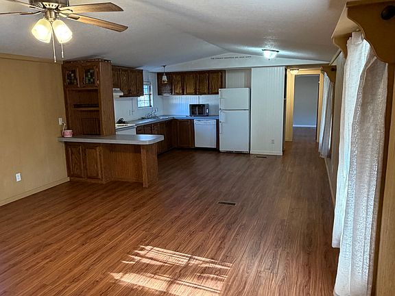 5th image of 230 Arrowhead Hills Dr