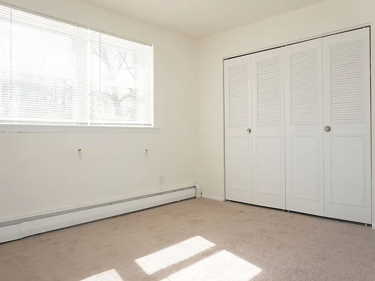 Ridgeway Court Apartments — Photo 32