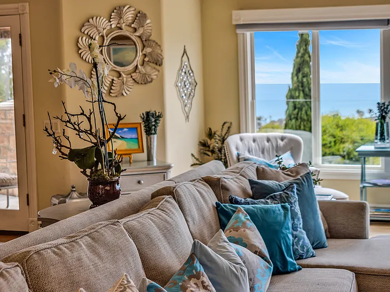 410 Blumont St — Photo 95