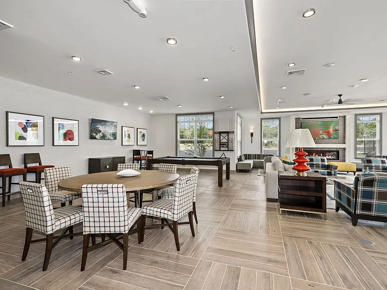 Avenue Grand — Photo 23