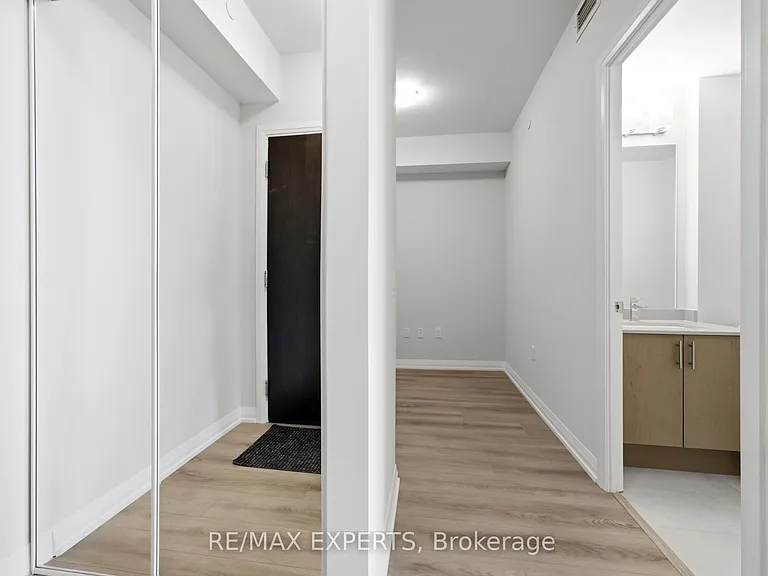 9000 Jane St #1220 — Photo 10