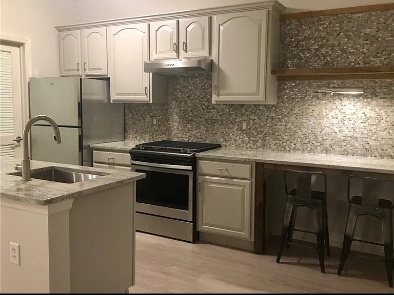 219 Adams Pointe Blvd #11 — Photo 3