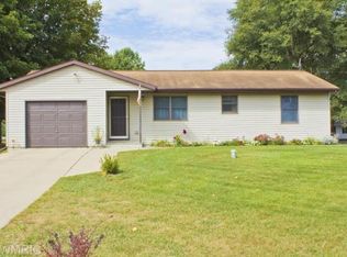 56642 Warren Dr, Dowagiac, MI 49047