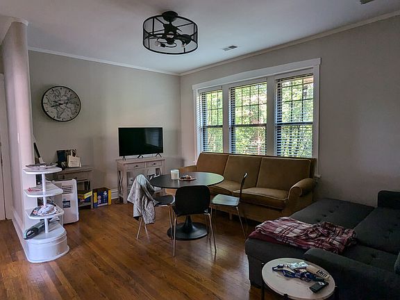 3rd image of 5026 N Winthrop Ave APT 3S