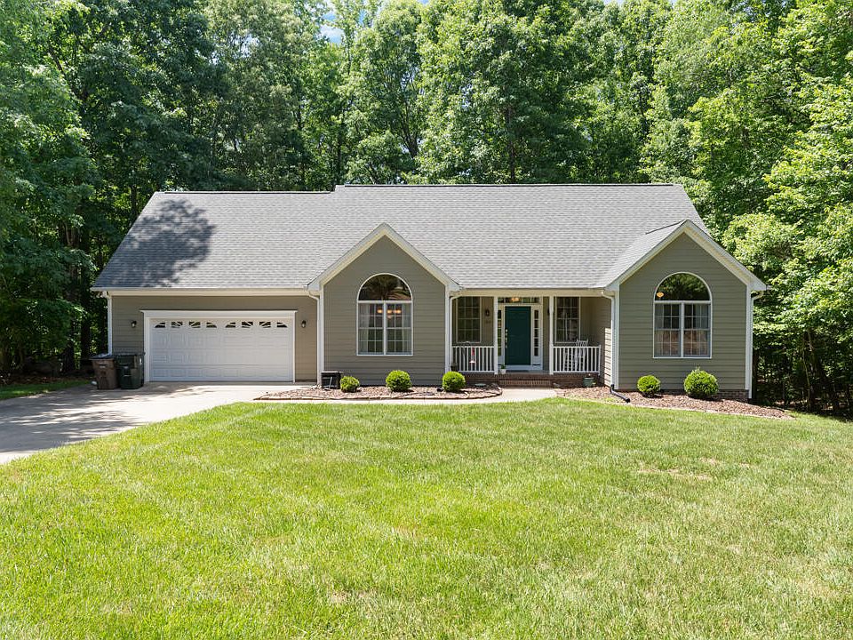 1st image of 120 Prescott Dr