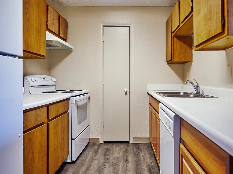 Riverfront Apartments — Photo 12