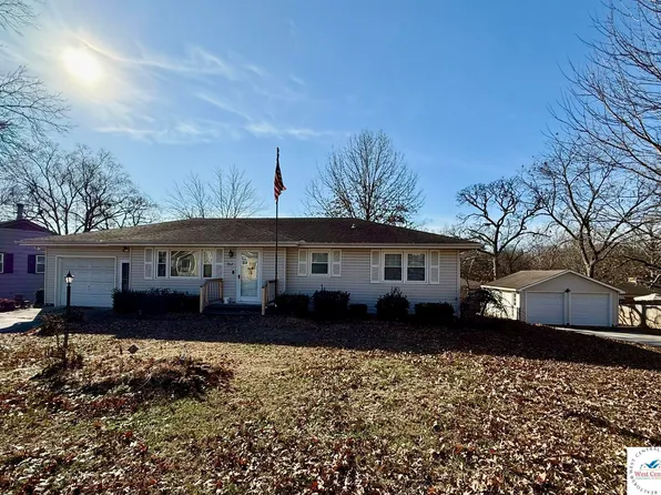 702 Westwood Pl, Clinton, MO 64735