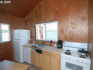 2nd image of 2929 NE Marine Dr