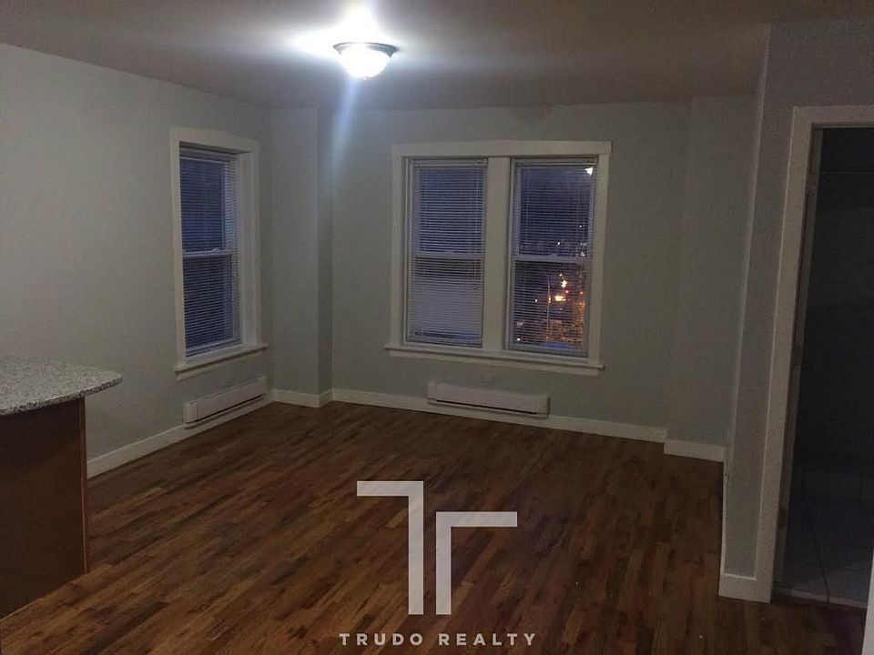 1st image of 7450 N Greenview Ave #745081