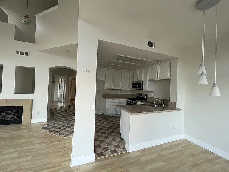 29552 Courtney Pl — Photo 5