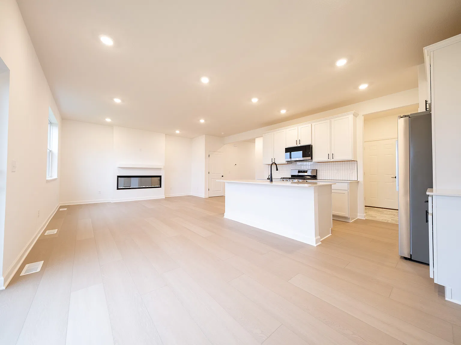 Isla Way, Rogers (22361) Mj Er1 *Hwp* - 1 — Photo 2