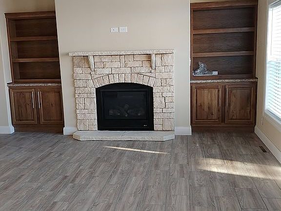 5th image of 104 Birch St