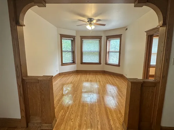 3932 N Southport Ave APT 3F, Chicago, IL 60613