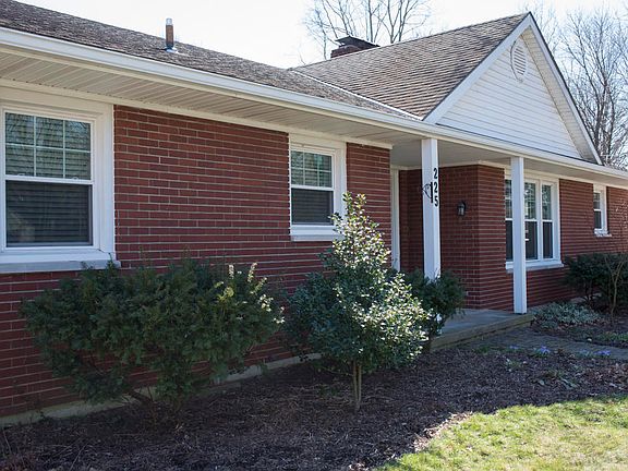 4th image of 225 Westgate Cir