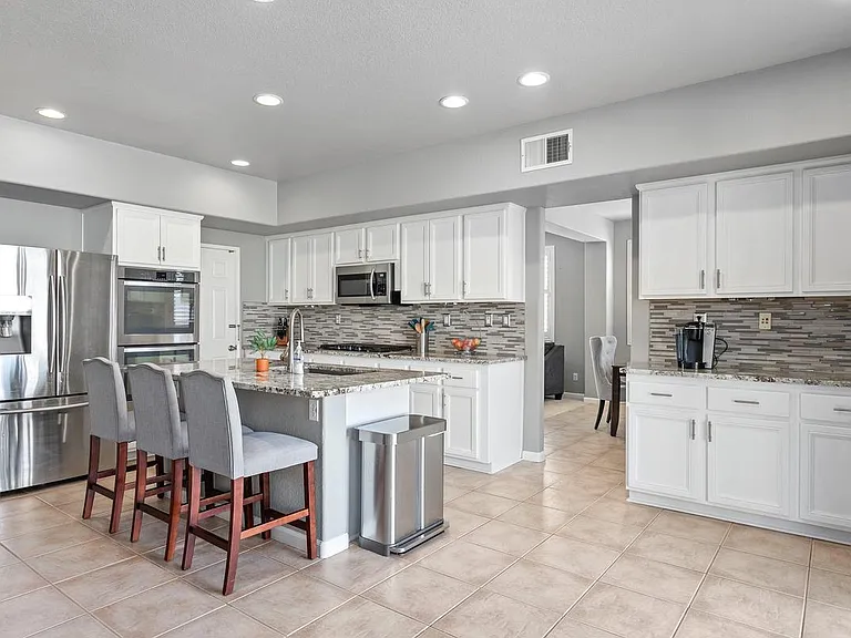 1071 Greenway Rd — Photo 8