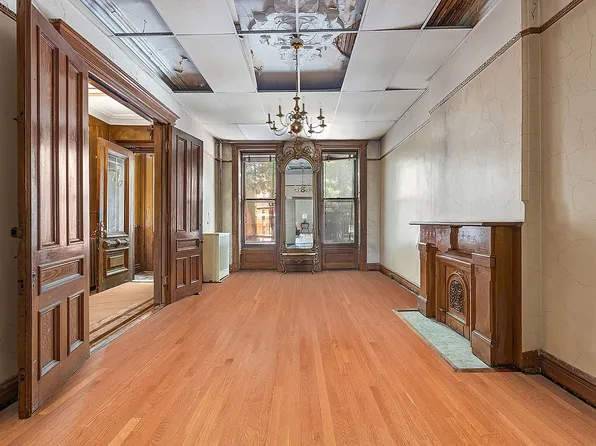 74 Macon St, Brooklyn, NY 11216