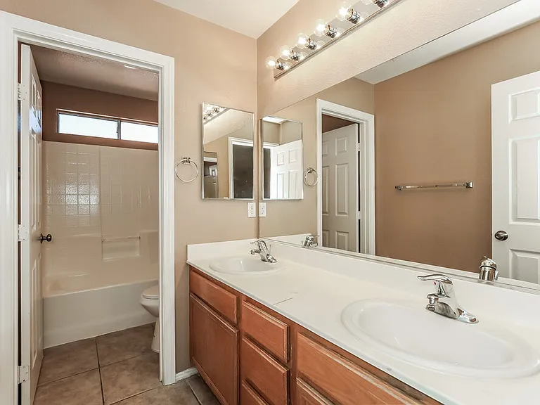 1728 Evening Bluff Pl — Photo 16