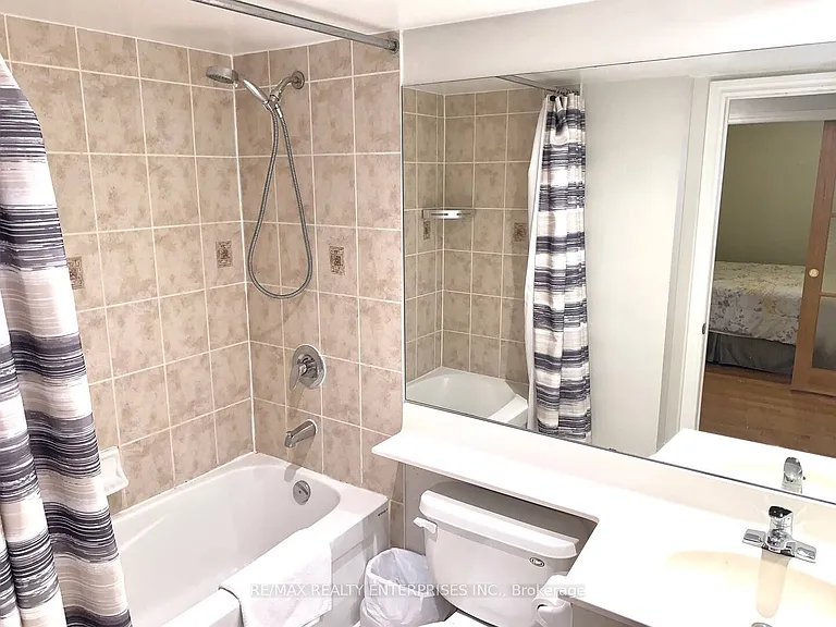 250 Wellington St W #1435 — Photo 30