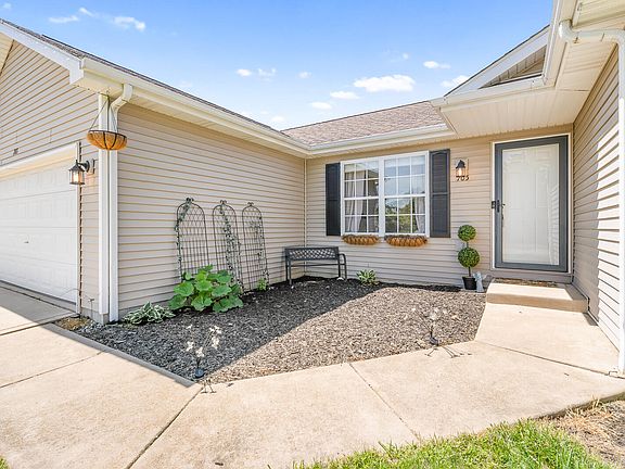 3rd image of 705 Carla Ann Dr