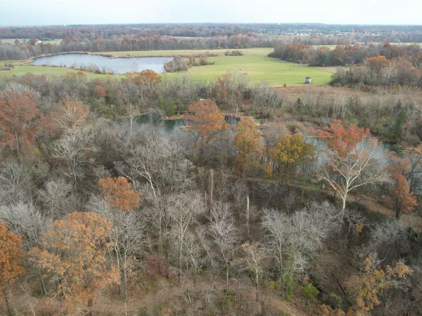 208 Dewmaine School Rd, Carterville, IL 62918