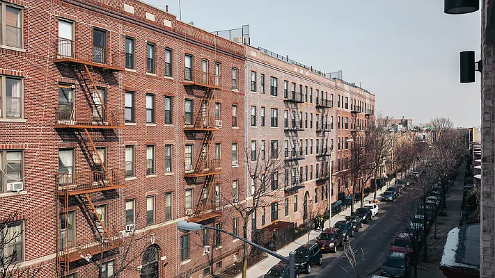 Rented by Nooklyn NYC LLC | media 99