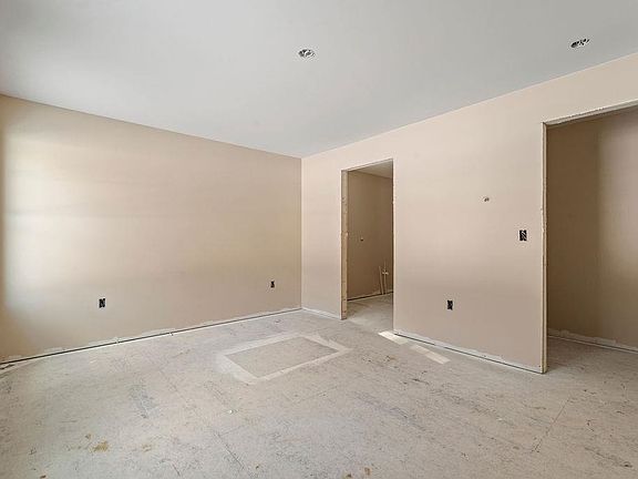 5th image of 370 Hare Road