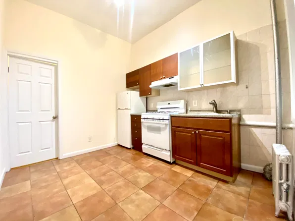 519 E 83rd St APT 1W, New York, NY 10028