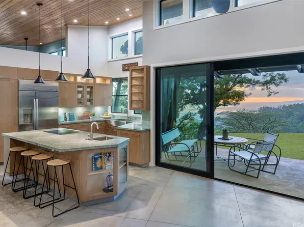 228 Forest Ridge Way, Honolulu, HI 96822