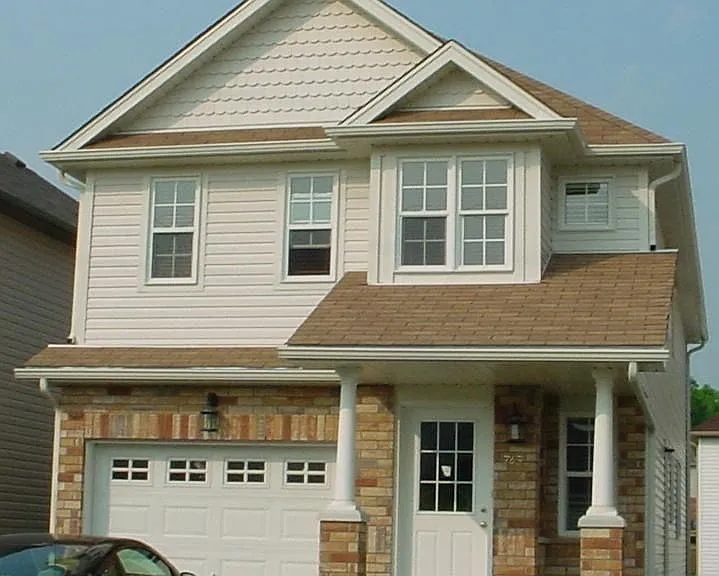 745 Laurelwood Dr — Photo 1
