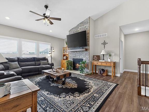 5th image of 28841 Brayton Cir