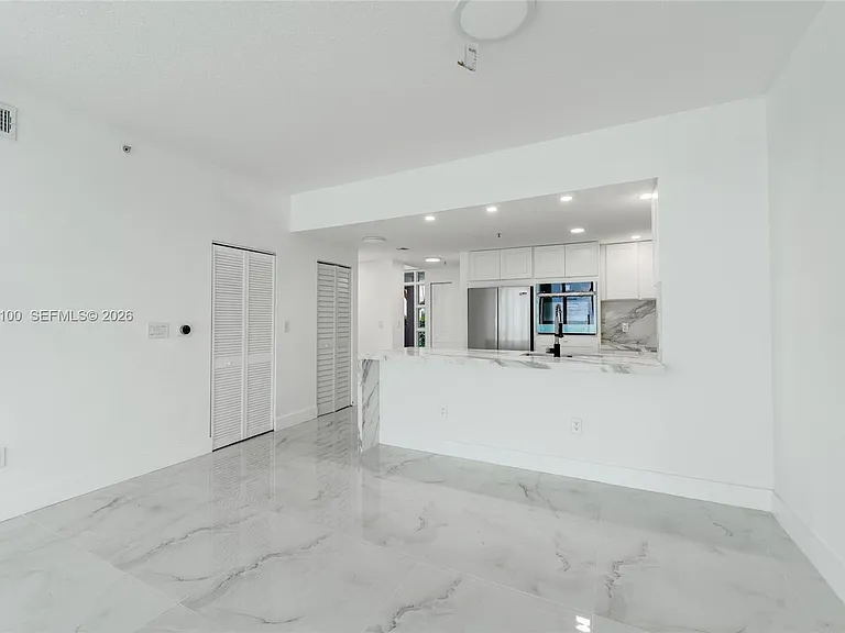 7914 Harbor Island Dr #106 — Photo 31