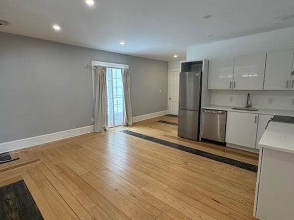 152 Main St APT 3