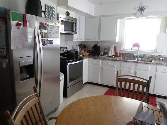 3rd image of 32 Township Road 1104