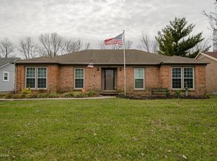 505 N Watterson Trl, Douglass Hills, KY 40243