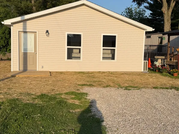 301 Crist St #5, Worthington, IN 47471