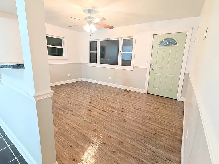 737 Ray St — Photo 3