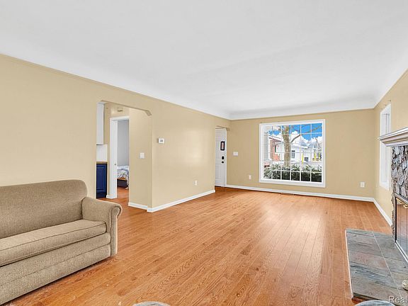 5th image of 7271 Simons St