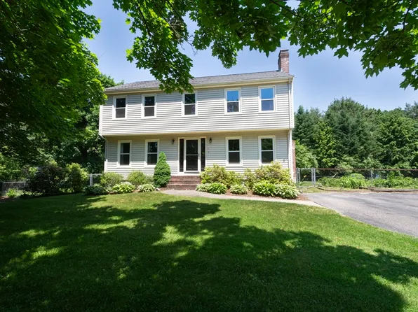 4 White Tail Ln, Mansfield, MA 02048