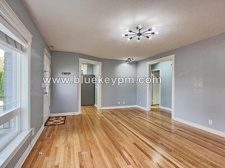 12220 SE Mill St — Photo 4