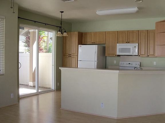 Kitchen & Dining