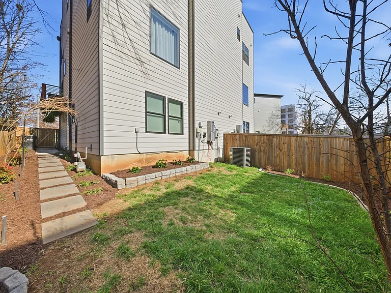 1602 Julia Maulden Pl — Photo 40