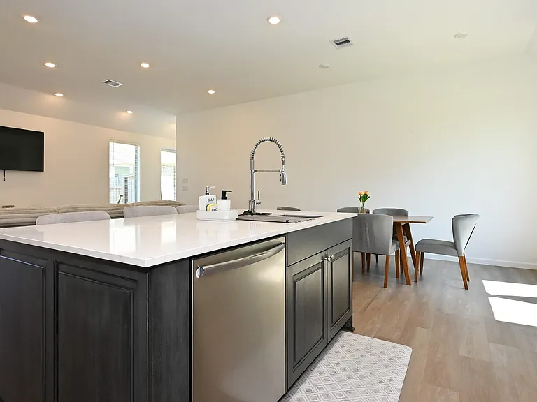 3057 Pensacola Dr — Photo 22