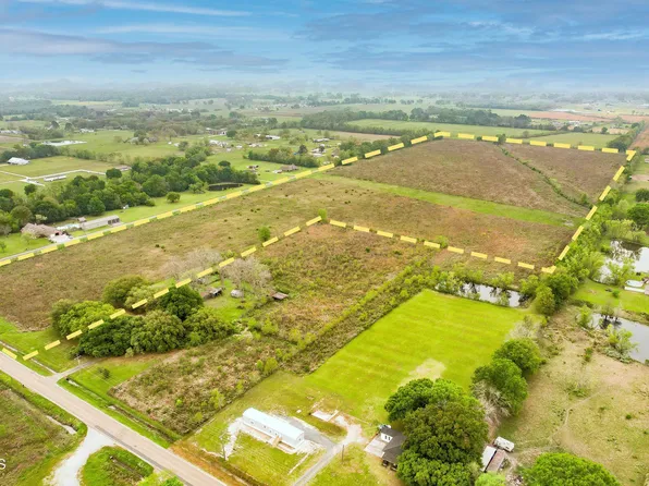 8626 Grand Prairie Hwy, Church Pt, LA 70525