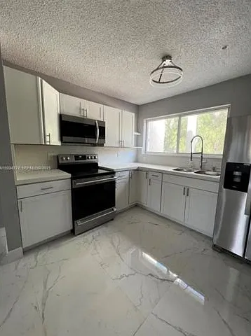 511 NW 82nd Ave — Photo 12