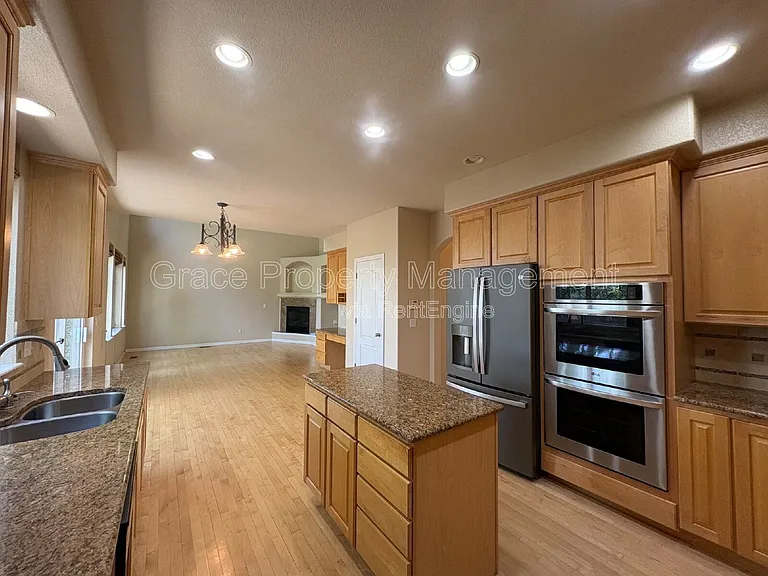 1730 S Poplar St — Photo 8