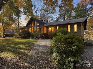 5900 Foxcrest Dr, Mint Hill, NC 28227